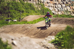 爱游戏体育-全国青少年登山赛贵州赛段精彩刺激，青年登山活动